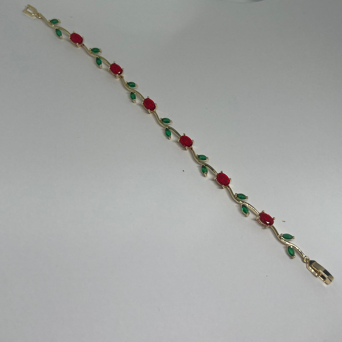 Dream Karigiri Tulip Bracelet Red & Green — handmade bracelet by Dream Karigiri