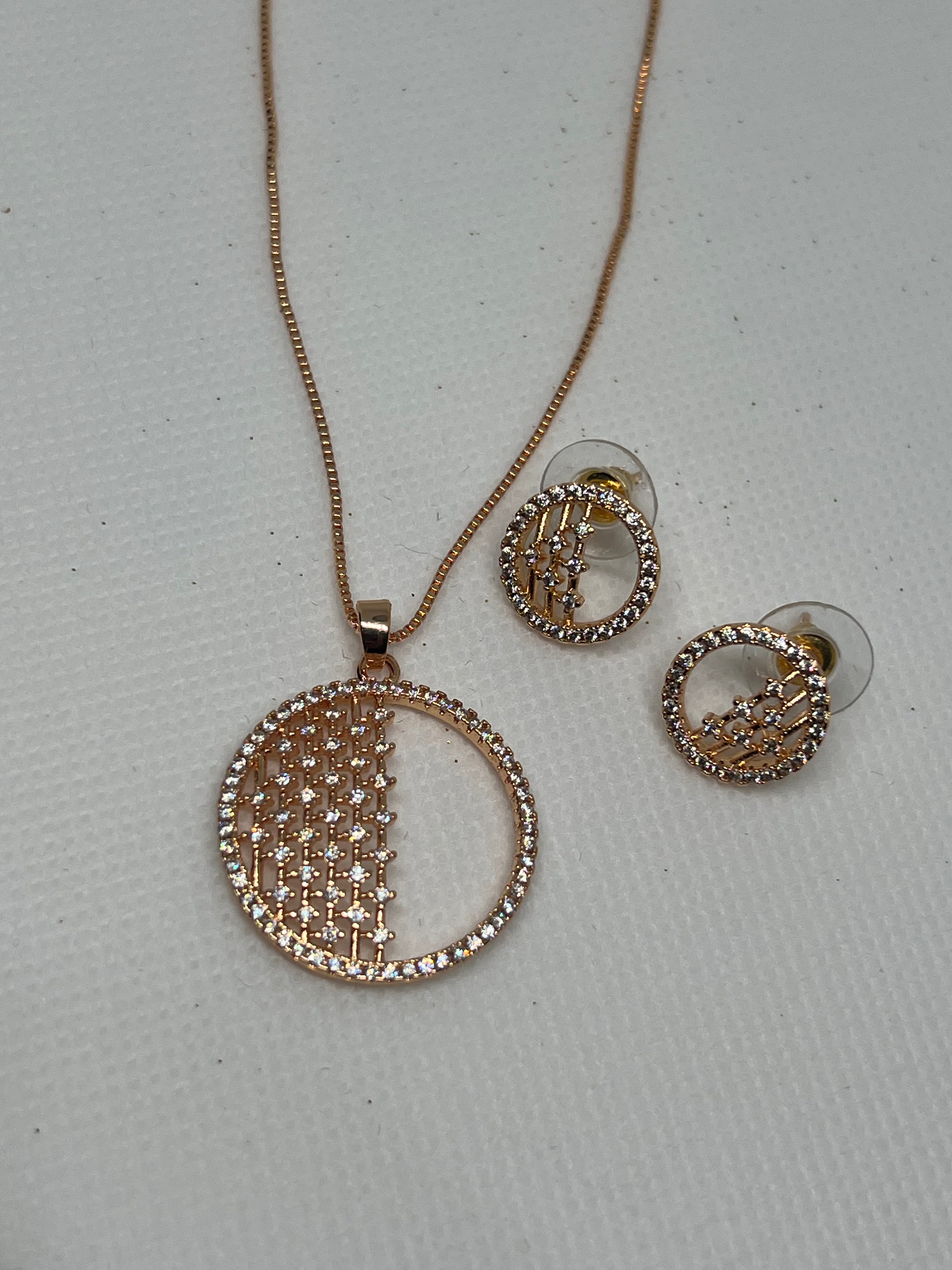 Dream Karigiri Round Rose Gold Pendant
